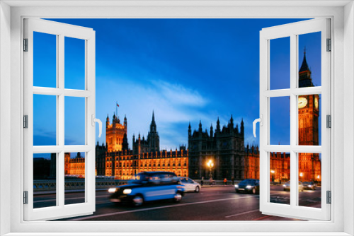 Fototapeta Naklejka Na Ścianę Okno 3D - Busy road at Big Ben in Westminster Palace in London