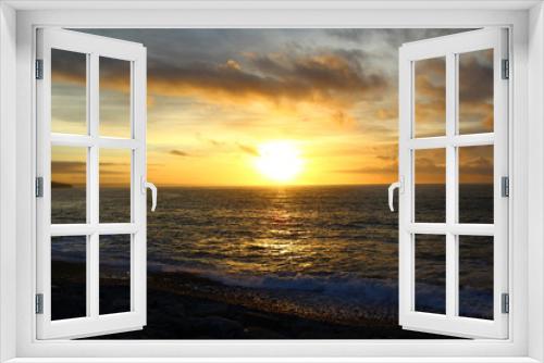 Fototapeta Naklejka Na Ścianę Okno 3D - Sunset over the ocean