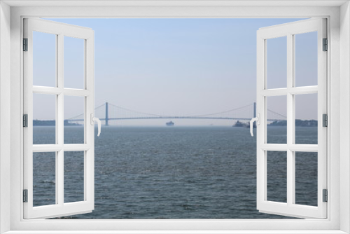 Fototapeta Naklejka Na Ścianę Okno 3D - Puente Verrazano-Narrows visto desde el Rio Hudson