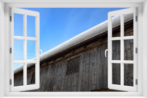 Fototapeta Naklejka Na Ścianę Okno 3D - altes Bauernhaus -Winter