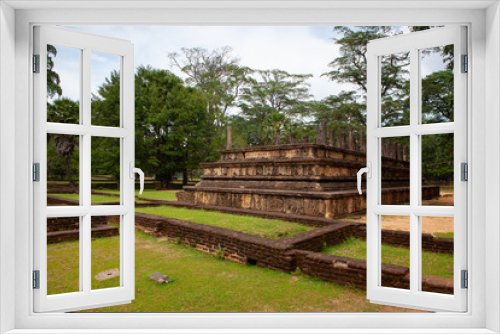 Fototapeta Naklejka Na Ścianę Okno 3D - The ruins of an ancient temple, Sri Lanka