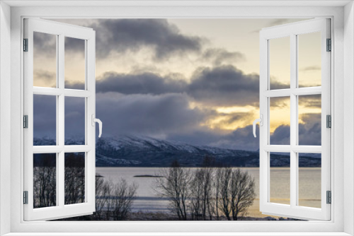 Fototapeta Naklejka Na Ścianę Okno 3D - Fjord aux îles Lofoten en Norvège