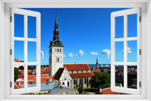 Fototapeta Naklejka Na Ścianę Okno 3D - The view of the old historical center of Tallinn, Estonia