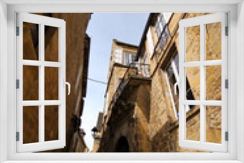 Fototapeta Naklejka Na Ścianę Okno 3D - Ruelle étroite à Sarlat