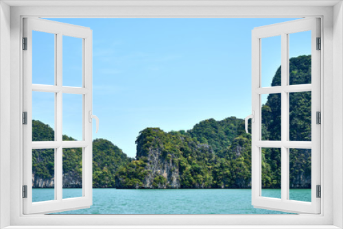 Fototapeta Naklejka Na Ścianę Okno 3D - Rocks and sea in Thailand