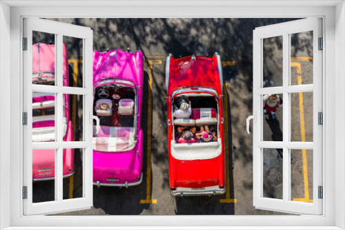 Fototapeta Naklejka Na Ścianę Okno 3D - Colorful Havana Cars