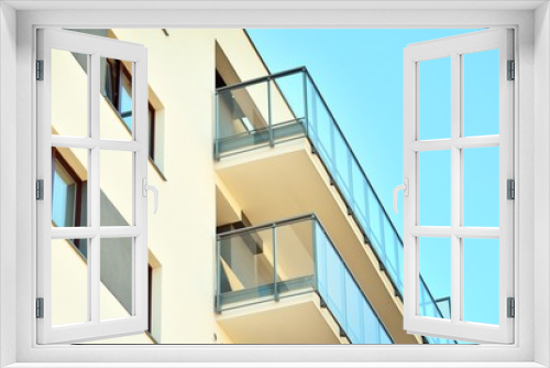 Fototapeta Naklejka Na Ścianę Okno 3D - Contemporary residential building exterior in the daylight