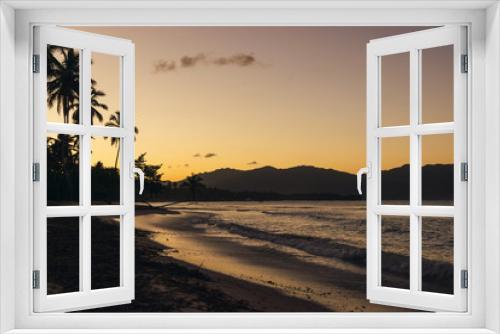 Fototapeta Naklejka Na Ścianę Okno 3D - Sunset on the beach.