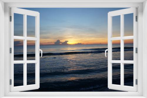 Fototapeta Naklejka Na Ścianę Okno 3D - Sunrise at a beautiful beach in nilaveli, sri lanka