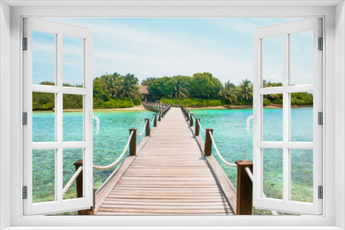 Fototapeta Naklejka Na Ścianę Okno 3D - Amazing island in the Maldives ,Beautiful turquoise waters and white sandy beach with  blue sky  background for holiday vacation .