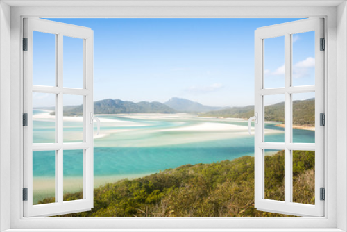 Fototapeta Naklejka Na Ścianę Okno 3D - view over whitsunday island beach with blue sunny sky and white sand at whiteheaven beach, australia east coast
