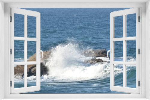 Fototapeta Naklejka Na Ścianę Okno 3D - Violence des vagues sur la plage des Cathédrales près de Ribadeo en Galice en Espagne