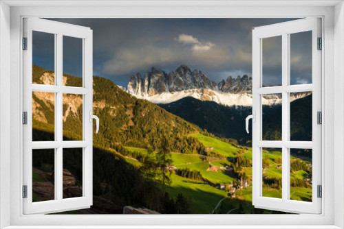 Fototapeta Naklejka Na Ścianę Okno 3D - Funes valley
