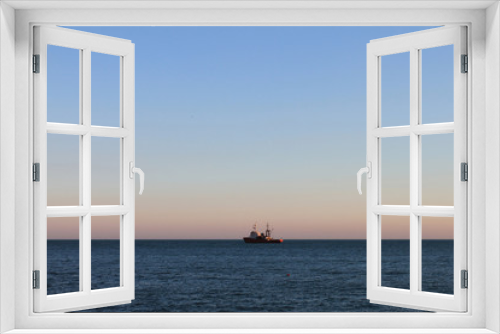Fototapeta Naklejka Na Ścianę Okno 3D - ship at sea, beautiful seascape and sunset