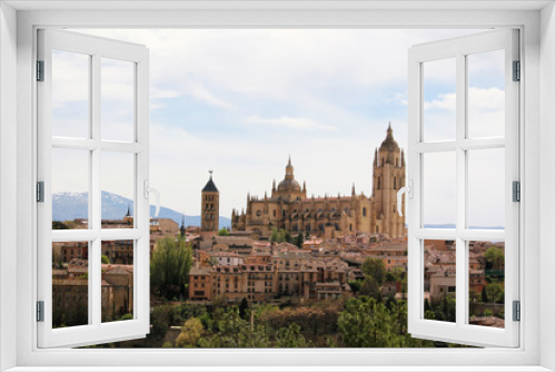 Fototapeta Naklejka Na Ścianę Okno 3D - View to the center of Segovia, Spain