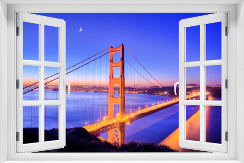 Fototapeta Naklejka Na Ścianę Okno 3D - Golden Gate Bridge at dawn. California. USA