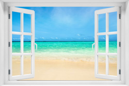 Fototapeta Naklejka Na Ścianę Okno 3D - Wave of tropical sea beach on white sand