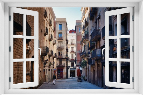 Fototapeta Naklejka Na Ścianę Okno 3D - Old buildings in Gothic Quarter in Barcelona