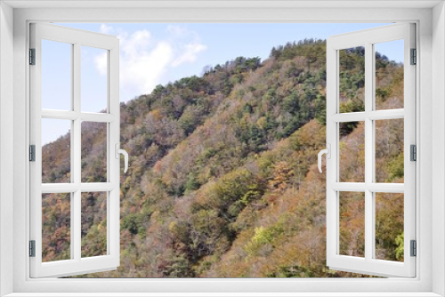 Fototapeta Naklejka Na Ścianę Okno 3D - 紅葉の袖平山