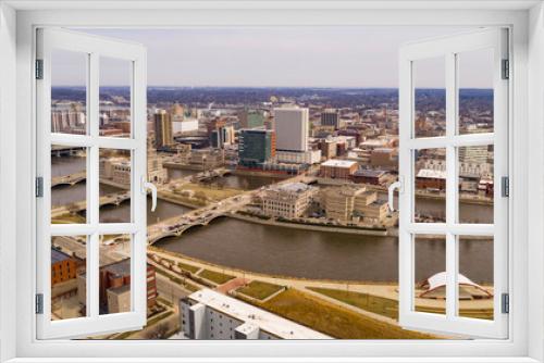 Fototapeta Naklejka Na Ścianę Okno 3D - Aerial Perspective of Cedar Rapids Iowa Urban Waterfront