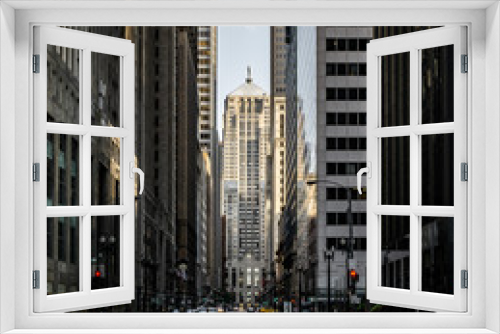 Fototapeta Naklejka Na Ścianę Okno 3D - Looking Down an Urban Corridor