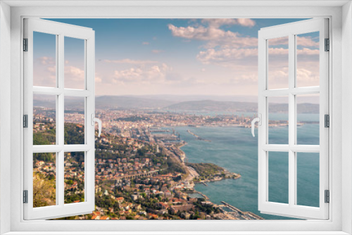 Fototapeta Naklejka Na Ścianę Okno 3D - Panoramic view of the beautiful city of Trieste in Italy