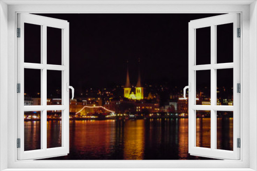 Fototapeta Naklejka Na Ścianę Okno 3D - ルツェルンの夜景　ルツェルン湖とホーフ教会（スイス）