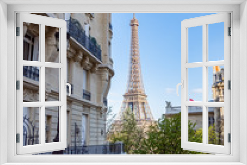 Fototapeta Naklejka Na Ścianę Okno 3D - Paris, France: View of the Eiffel Tower from the Avenue de Camoens