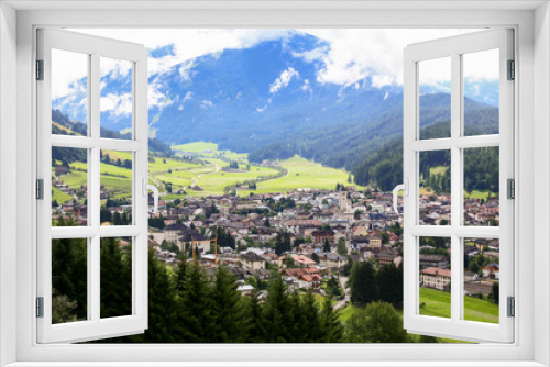 Fototapeta Naklejka Na Ścianę Okno 3D - San Candido, Val Pusteria, Alto Adige, Italy