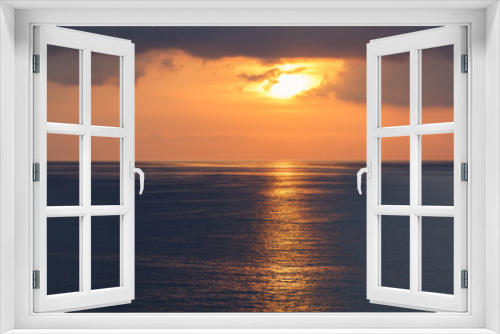Fototapeta Naklejka Na Ścianę Okno 3D - sunrise at ocean seascape with reflection