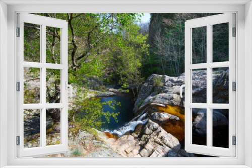 Fototapeta Naklejka Na Ścianę Okno 3D - Flusslandschaft bei Jaujac in den Monts d'Ardéche in Frankreich
