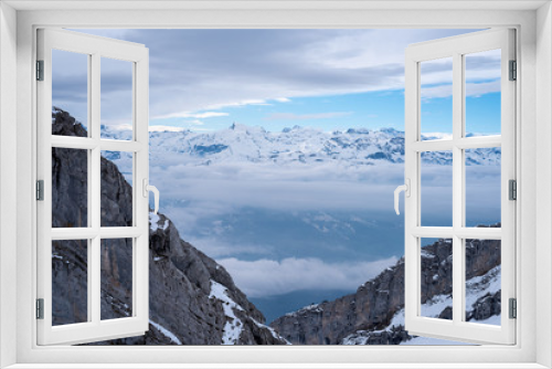 Fototapeta Naklejka Na Ścianę Okno 3D - Titlis mountain view point