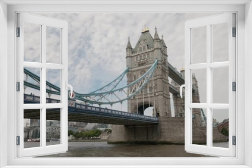 Fototapeta Naklejka Na Ścianę Okno 3D - Wide angle view of the Tower Bridge in London