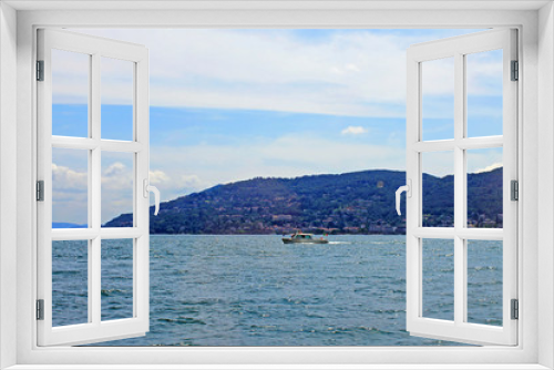Fototapeta Naklejka Na Ścianę Okno 3D - Lake Maggiore Italy surrounded by mountains