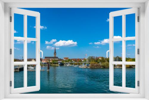 Fototapeta Naklejka Na Ścianę Okno 3D - Sommer Urlaub am Bodensee Radolfzell Hafeneinfahrt 16:9 
