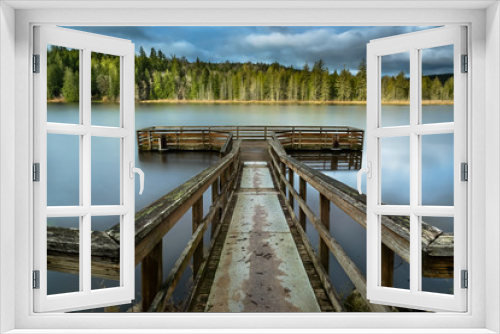 Fototapeta Naklejka Na Ścianę Okno 3D - Public fishing pier, Lake Leland near Quilcene, Washington