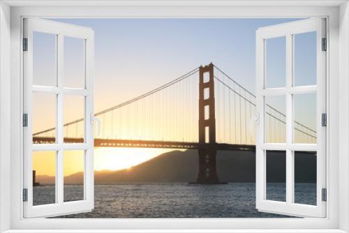 Fototapeta Naklejka Na Ścianę Okno 3D - View of the famous Golden Gate Bridge in San Francisco, California