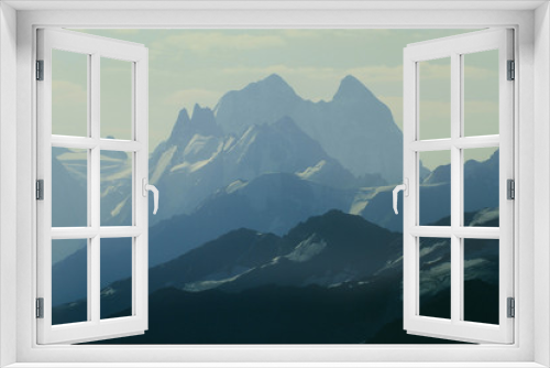 Fototapeta Naklejka Na Ścianę Okno 3D - Mountains in the haze