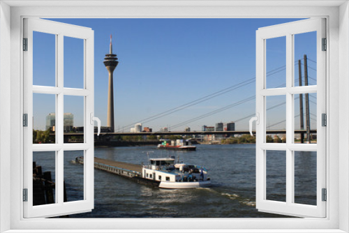 Fototapeta Naklejka Na Ścianę Okno 3D - Rheinpanorama in Düsseldorf