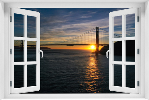 Fototapeta Naklejka Na Ścianę Okno 3D - Golden Gate at sunset