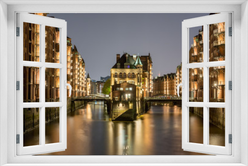 Fototapeta Naklejka Na Ścianę Okno 3D - Wasserschloss Hamburg