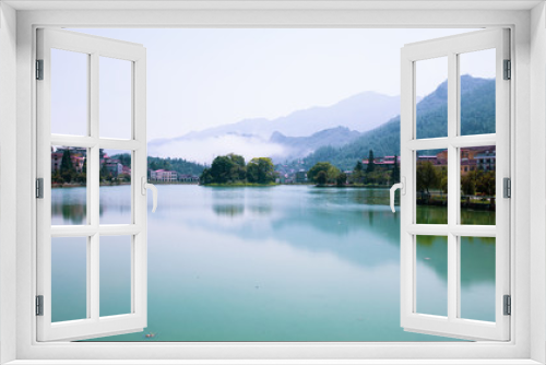 Fototapeta Naklejka Na Ścianę Okno 3D - Lac bleu au milieu des montagnes