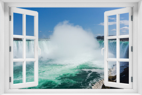 Fototapeta Naklejka Na Ścianę Okno 3D - Niagara Falls in a sunny day