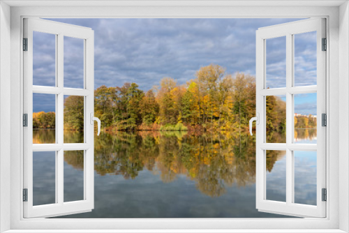 Fototapeta Naklejka Na Ścianę Okno 3D - autumn landscape with lake and trees