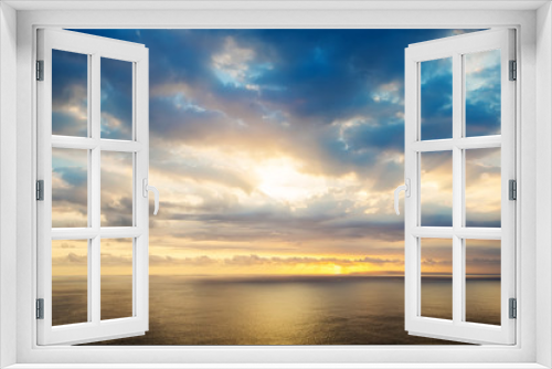 Fototapeta Naklejka Na Ścianę Okno 3D - beautiful sunset on the sea