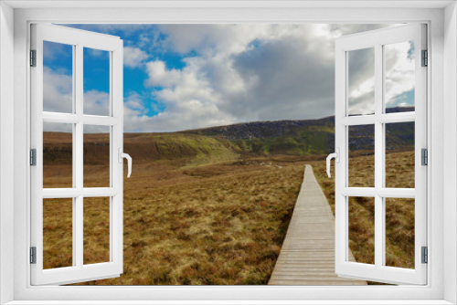 Fototapeta Naklejka Na Ścianę Okno 3D - Ireland, County Fermanagh, Cuilcagh Mountain Park, Legnabrocky Trail