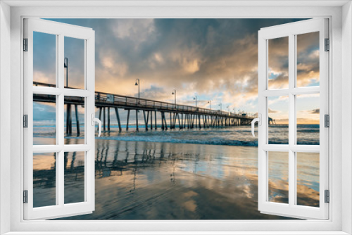 Fototapeta Naklejka Na Ścianę Okno 3D - The pier at sunset, in Imperial Beach, near San Diego, California