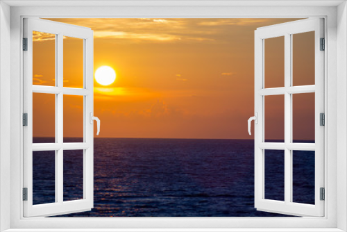 Fototapeta Naklejka Na Ścianę Okno 3D - beautiful sunset.