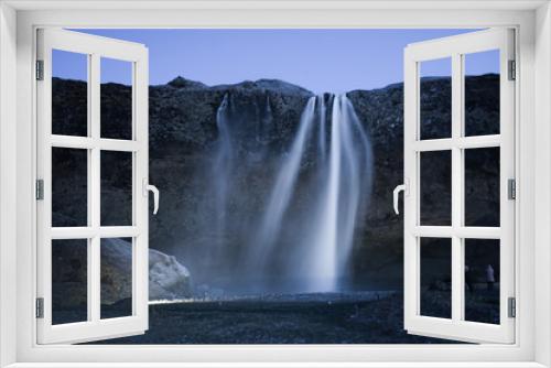 Fototapeta Naklejka Na Ścianę Okno 3D - セリャラントスフォスの滝（アイスランド）