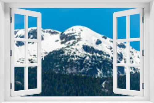 Fototapeta Naklejka Na Ścianę Okno 3D - View of mountains in British Columbia, Canada.